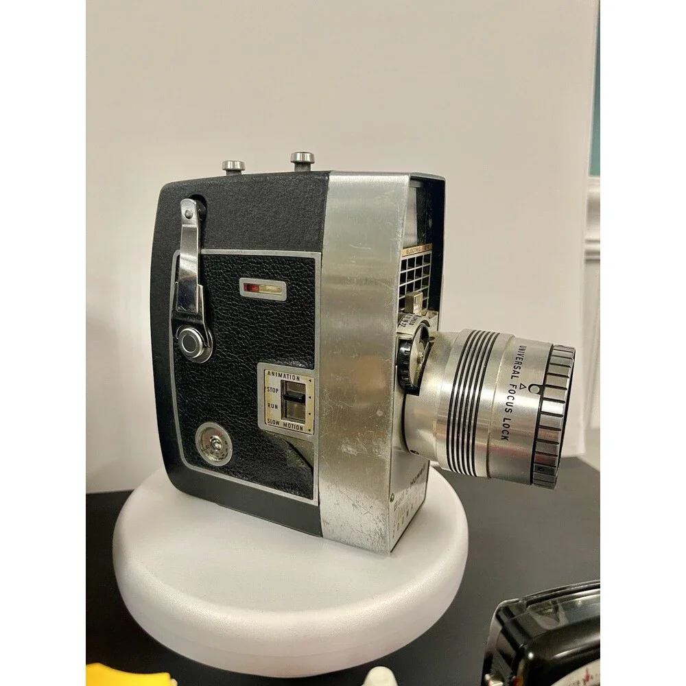 Bell & Howell Director Series 8mm Zoomatic Camera- Functional* With Belding Case